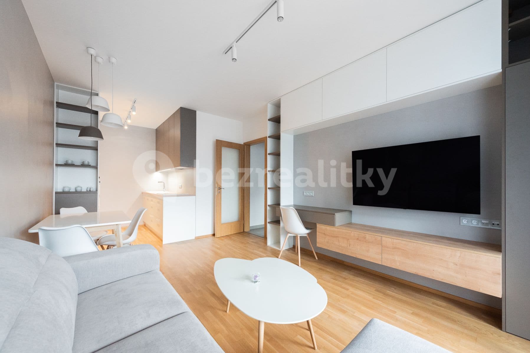 1 bedroom with open-plan kitchen flat to rent, 52 m², Argentinská, Prague, Prague 1 bedroom with open-plan kitchen flat to rent, 52 m², Argentinská, Prague, Prague