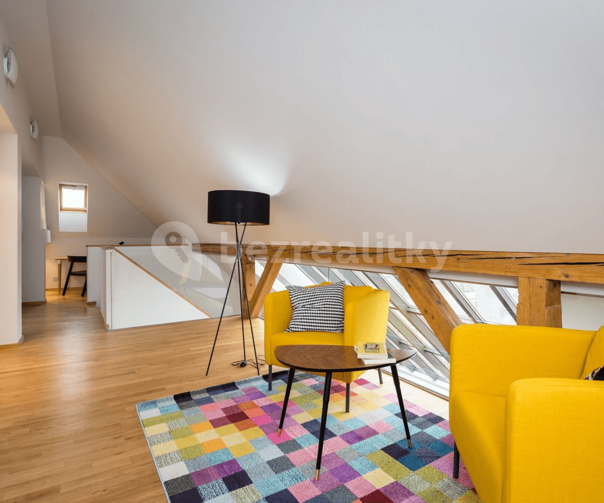 3 bedroom with open-plan kitchen flat to rent, 143 m², Růžová, Prague, Prague 3 bedroom with open-plan kitchen flat to rent, 143 m², Růžová, Prague, Prague