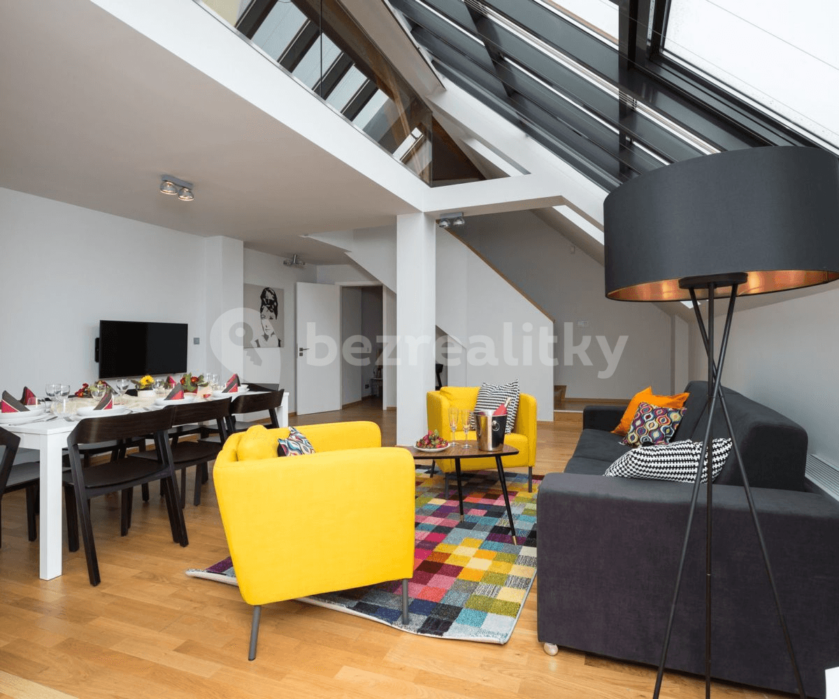 3 bedroom with open-plan kitchen flat to rent, 143 m², Růžová, Prague, Prague 3 bedroom with open-plan kitchen flat to rent, 143 m², Růžová, Prague, Prague