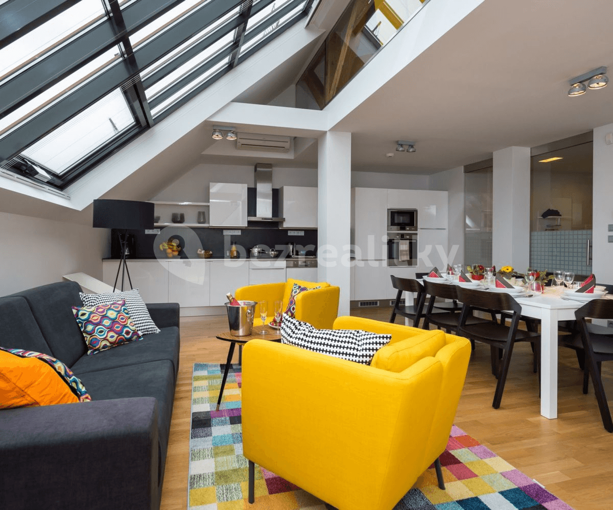 3 bedroom with open-plan kitchen flat to rent, 143 m², Růžová, Prague, Prague 3 bedroom with open-plan kitchen flat to rent, 143 m², Růžová, Prague, Prague