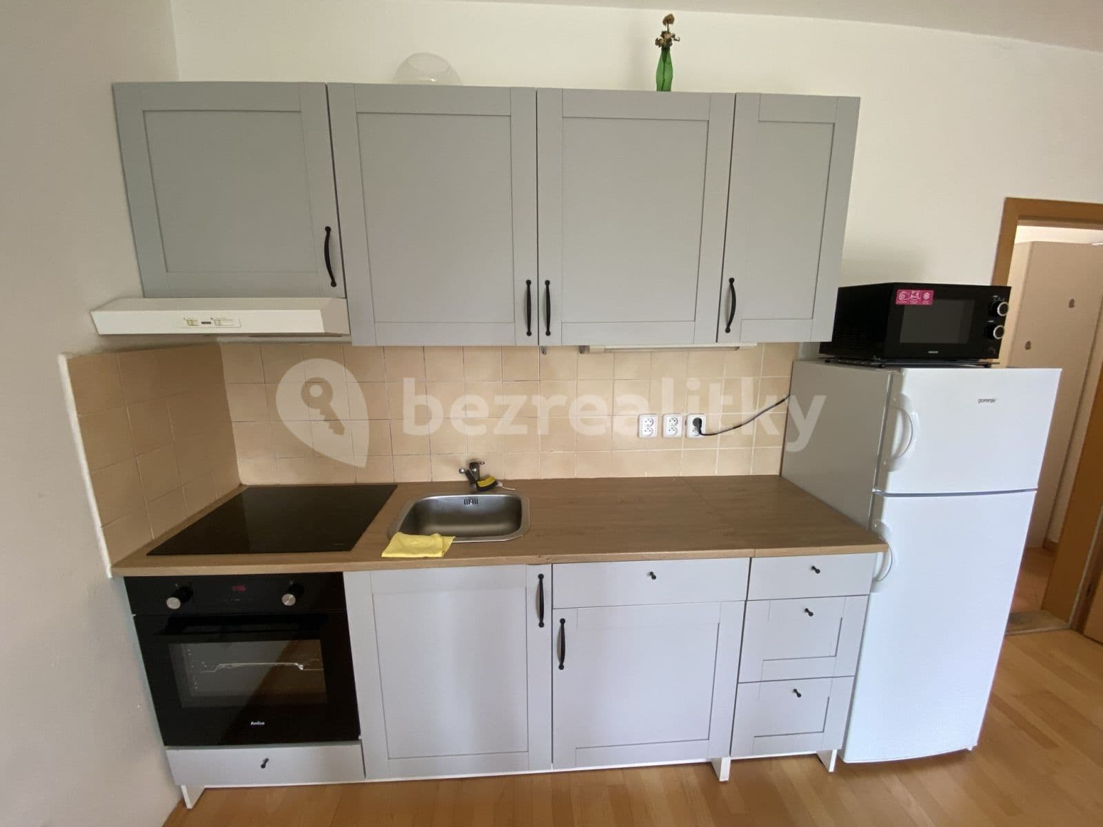 Studio flat to rent, 37 m², Názovská, Prague, Prague Studio flat to rent, 37 m², Názovská, Prague, Prague