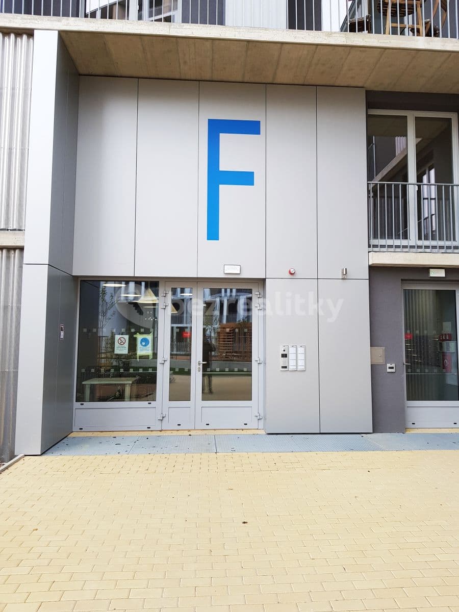 1 bedroom with open-plan kitchen flat to rent, 61 m², Mezi Vodami, Prague, Prague 1 bedroom with open-plan kitchen flat to rent, 61 m², Mezi Vodami, Prague, Prague