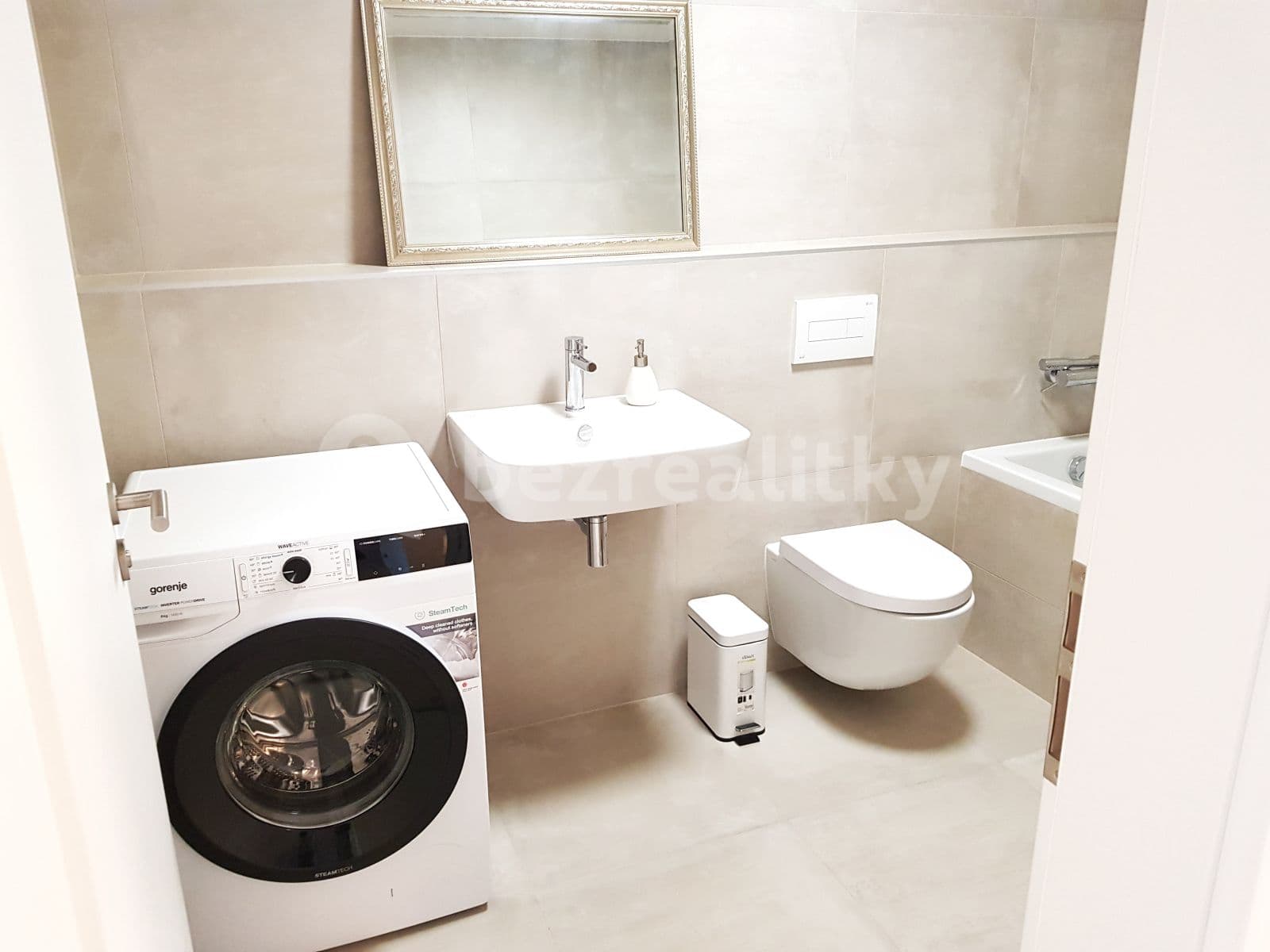 1 bedroom with open-plan kitchen flat to rent, 61 m², Mezi Vodami, Prague, Prague 1 bedroom with open-plan kitchen flat to rent, 61 m², Mezi Vodami, Prague, Prague