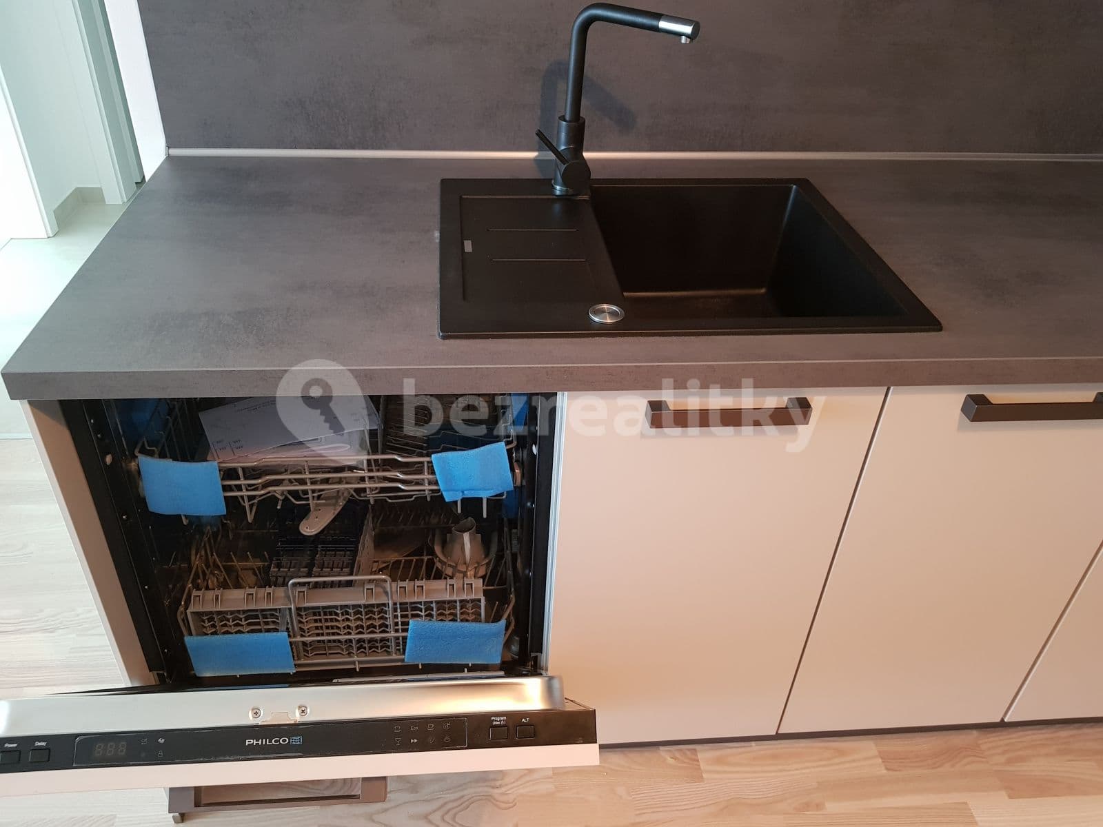 1 bedroom with open-plan kitchen flat to rent, 61 m², Mezi Vodami, Prague, Prague 1 bedroom with open-plan kitchen flat to rent, 61 m², Mezi Vodami, Prague, Prague