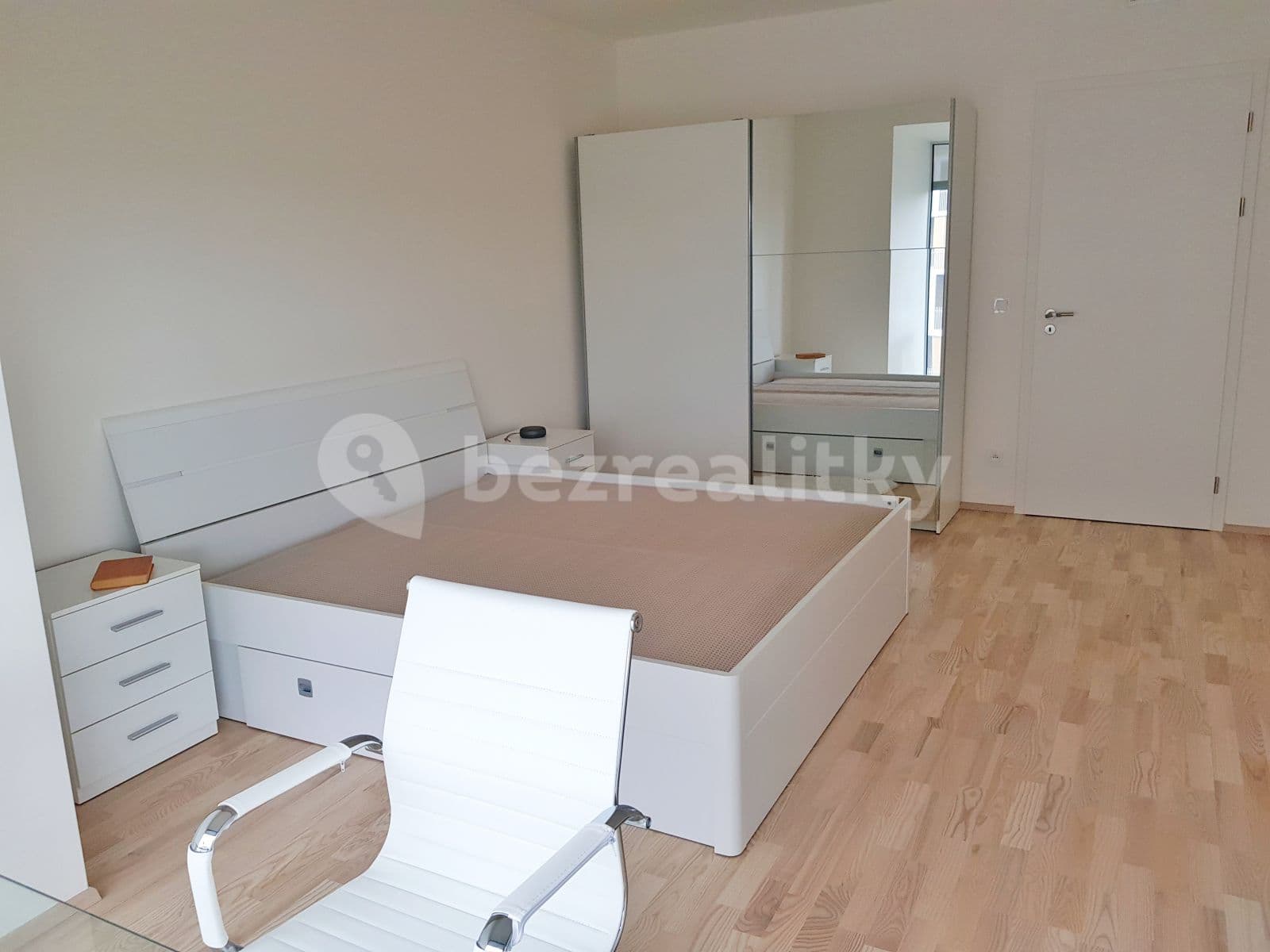 1 bedroom with open-plan kitchen flat to rent, 61 m², Mezi Vodami, Prague, Prague 1 bedroom with open-plan kitchen flat to rent, 61 m², Mezi Vodami, Prague, Prague