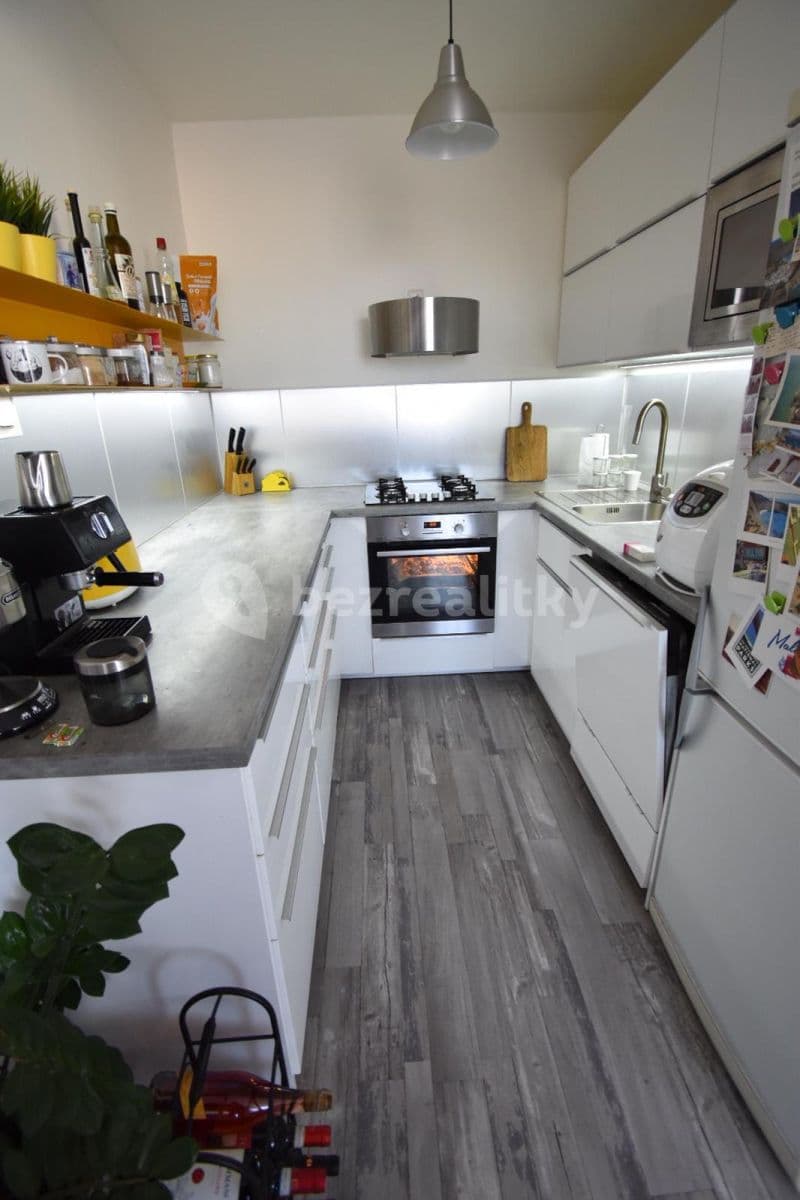 2 bedroom with open-plan kitchen flat to rent, 65 m², Norská, Kladno, Středočeský Region 2 bedroom with open-plan kitchen flat to rent, 65 m², Norská, Kladno, Středočeský Region
