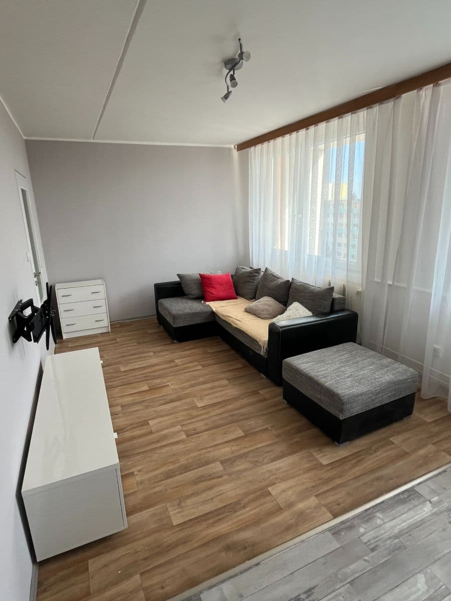 2 bedroom with open-plan kitchen flat to rent, 65 m², Norská, Kladno, Středočeský Region 2 bedroom with open-plan kitchen flat to rent, 65 m², Norská, Kladno, Středočeský Region