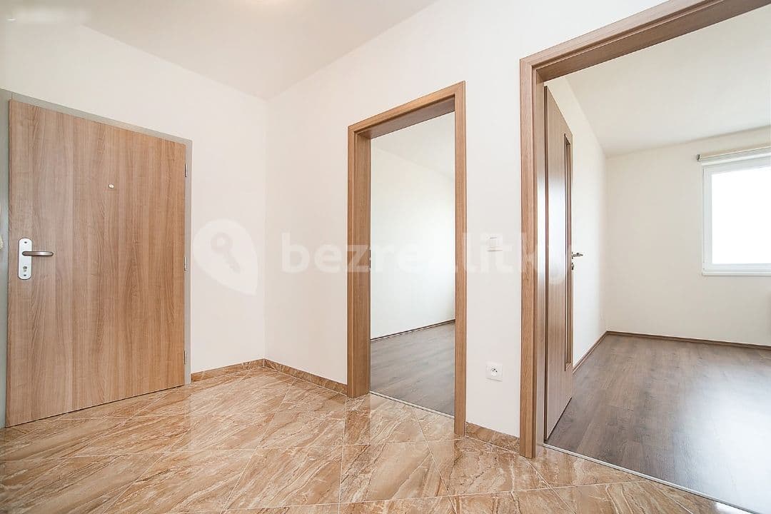3 bedroom with open-plan kitchen flat to rent, 85 m², Sicherova, Prague, Prague 3 bedroom with open-plan kitchen flat to rent, 85 m², Sicherova, Prague, Prague