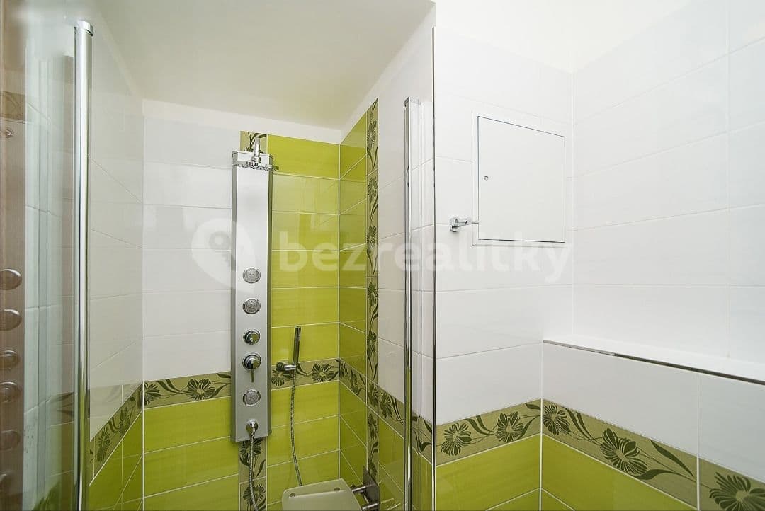 3 bedroom with open-plan kitchen flat to rent, 85 m², Sicherova, Prague, Prague 3 bedroom with open-plan kitchen flat to rent, 85 m², Sicherova, Prague, Prague