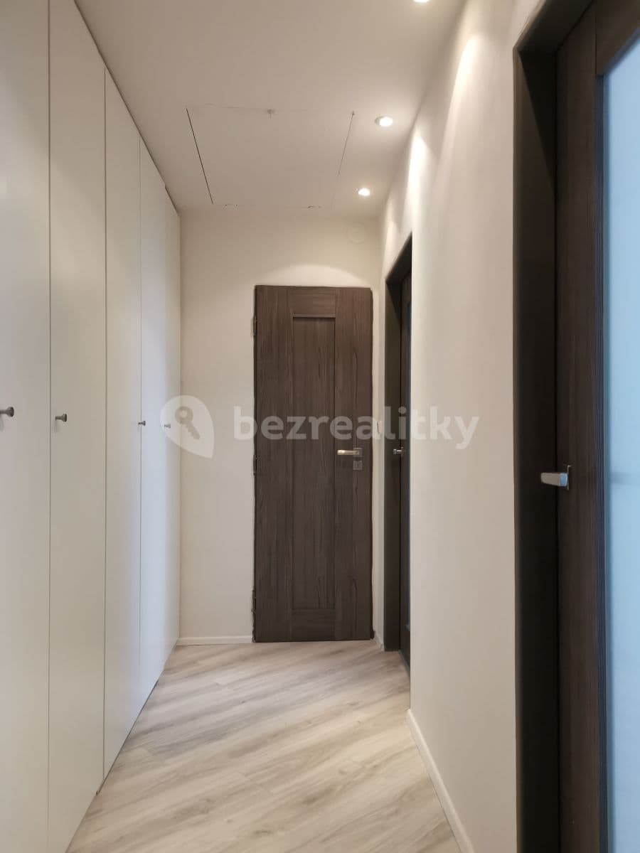 1 bedroom with open-plan kitchen flat to rent, 40 m², Mařákova, Prague, Prague 1 bedroom with open-plan kitchen flat to rent, 40 m², Mařákova, Prague, Prague