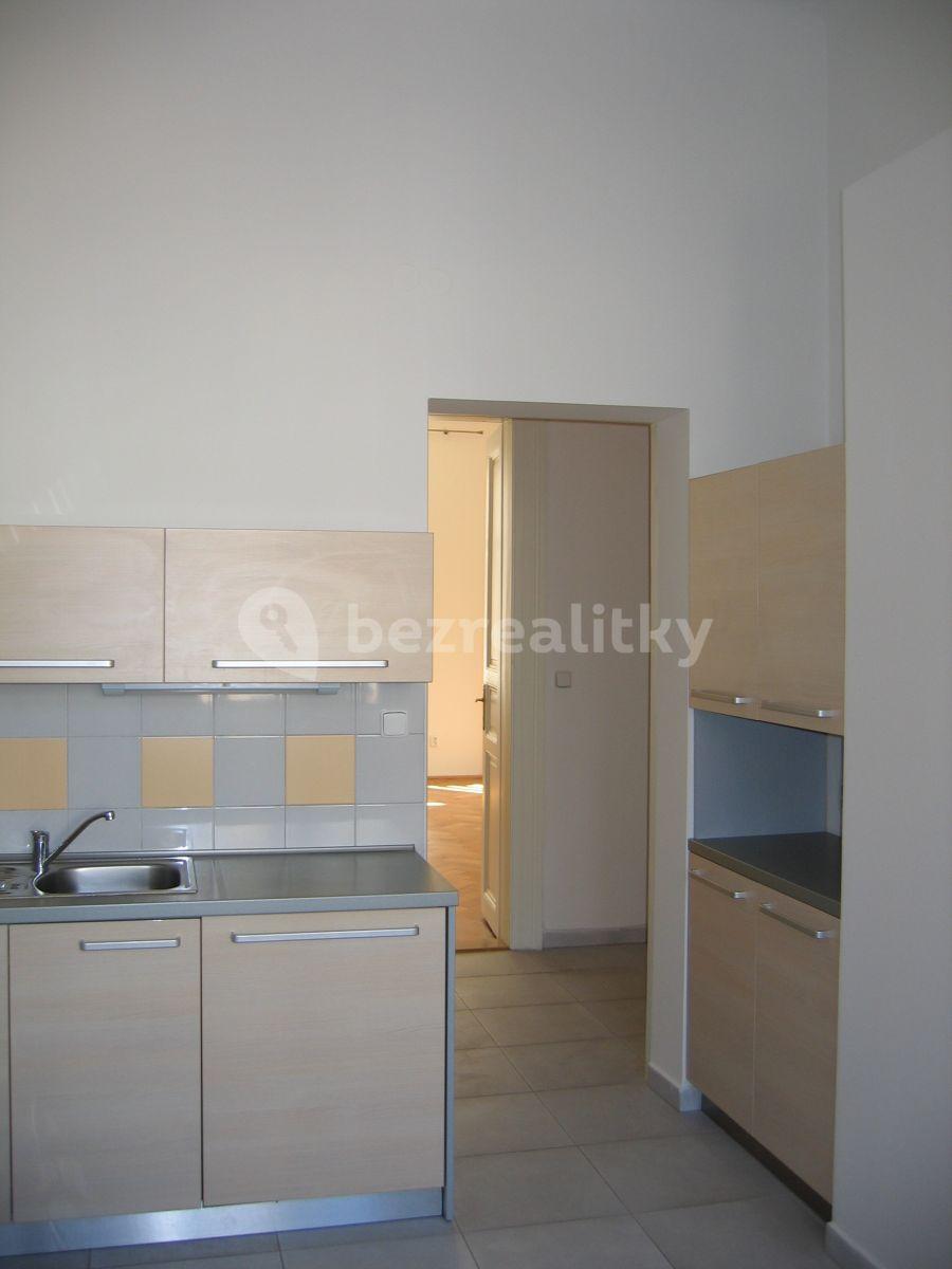 3 bedroom flat to rent, 86 m², Varšavská, Prague, Prague