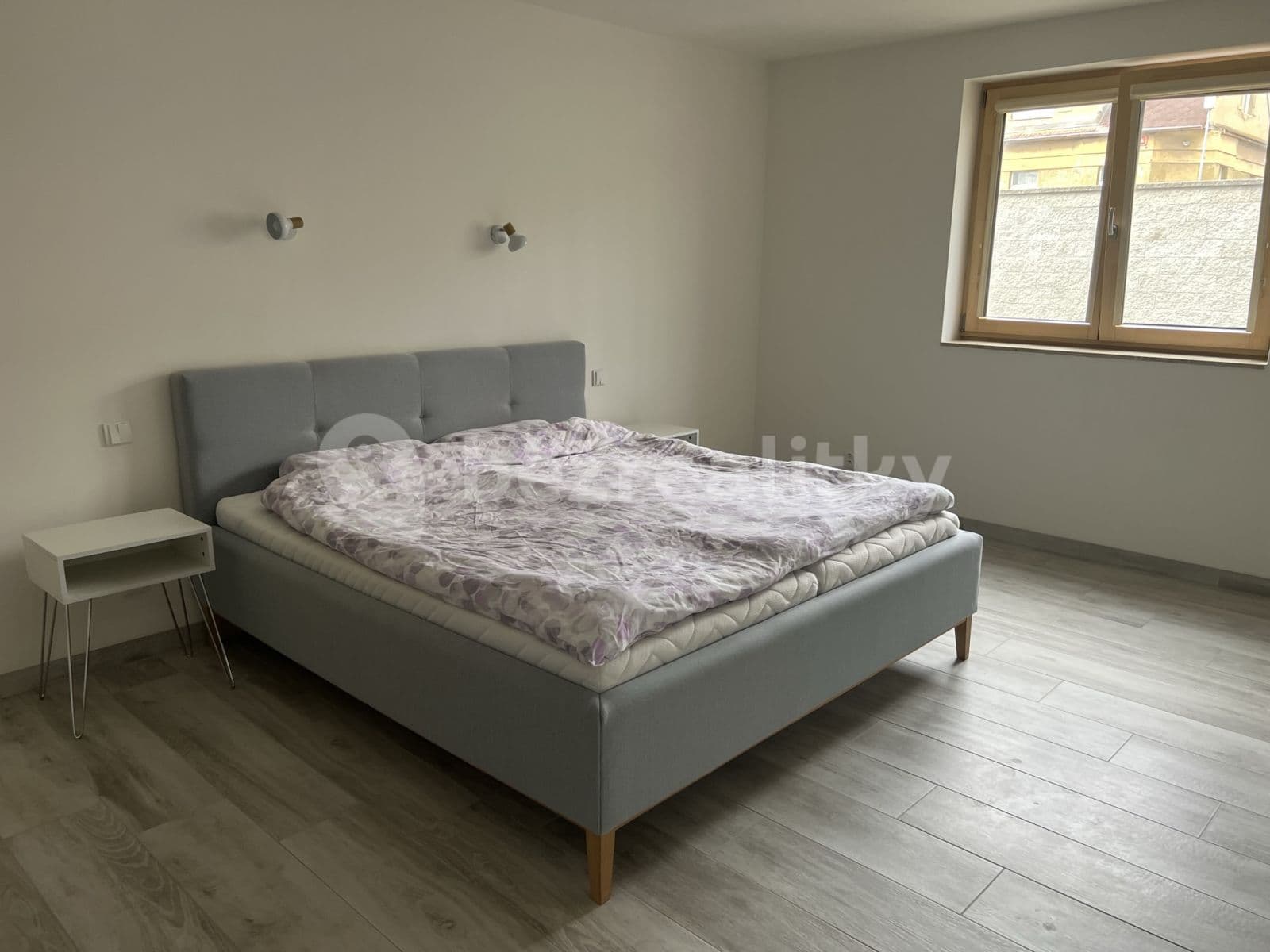 1 bedroom with open-plan kitchen flat to rent, 86 m², Tyršova, Nučice, Středočeský Region