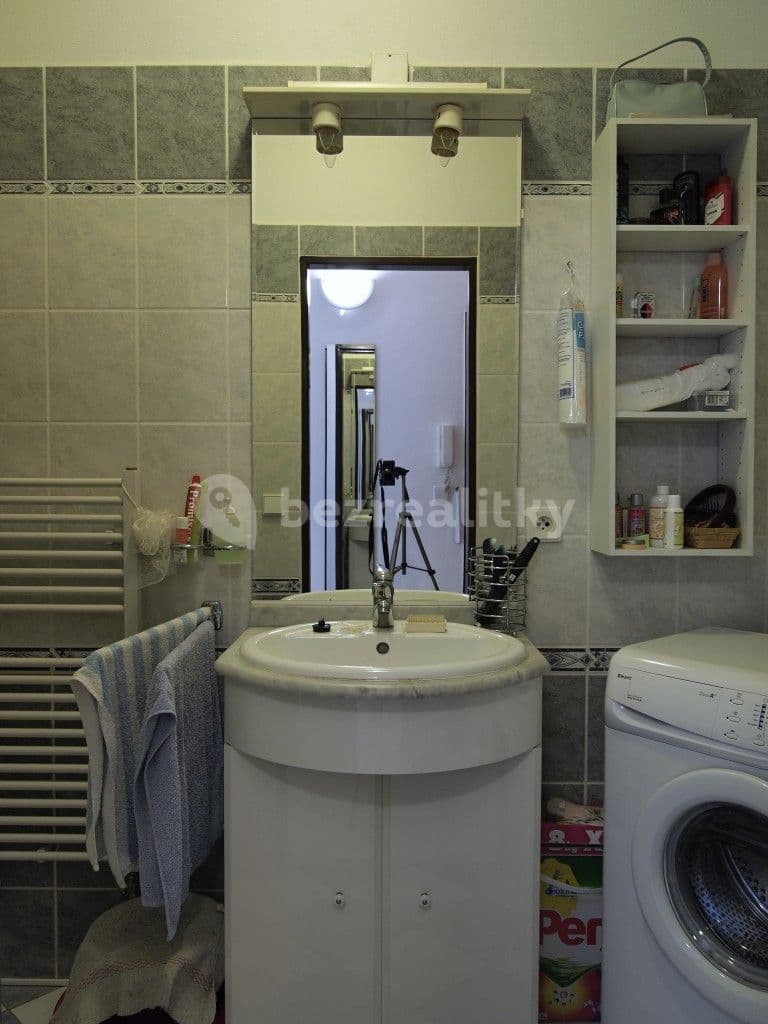 1 bedroom flat to rent, 30 m², Bednářova, Brno, Jihomoravský Region 1 bedroom flat to rent, 30 m², Bednářova, Brno, Jihomoravský Region