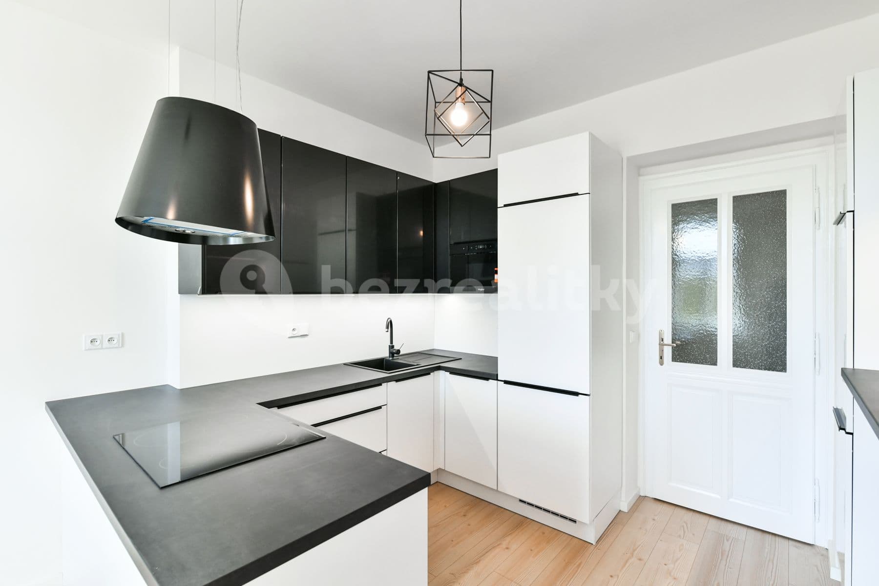 1 bedroom with open-plan kitchen flat to rent, 53 m², Kubelíkova, Prague, Prague 1 bedroom with open-plan kitchen flat to rent, 53 m², Kubelíkova, Prague, Prague