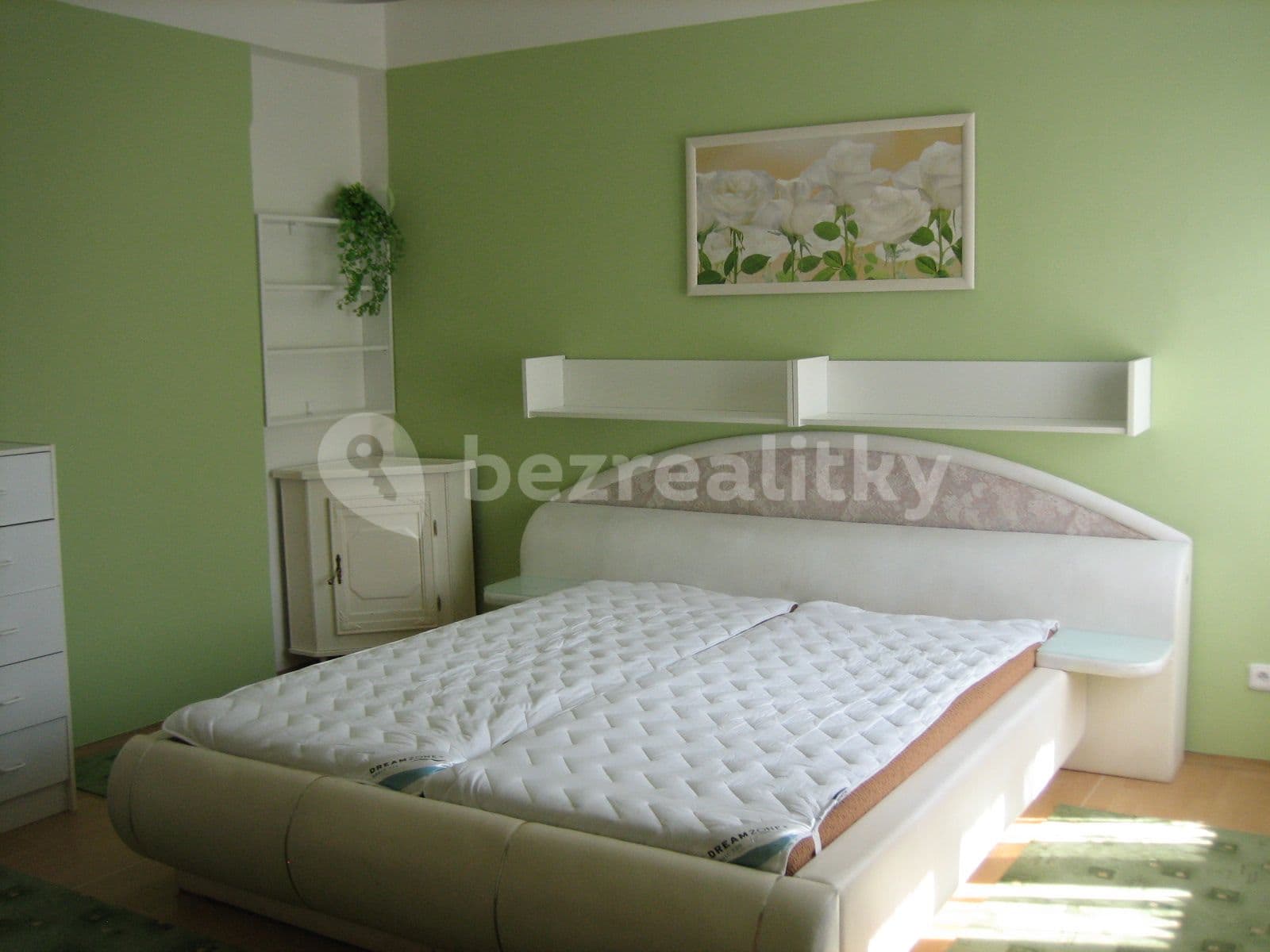 2 bedroom with open-plan kitchen flat to rent, 95 m², Mozartova, Olomouc, Olomoucký Region 2 bedroom with open-plan kitchen flat to rent, 95 m², Mozartova, Olomouc, Olomoucký Region