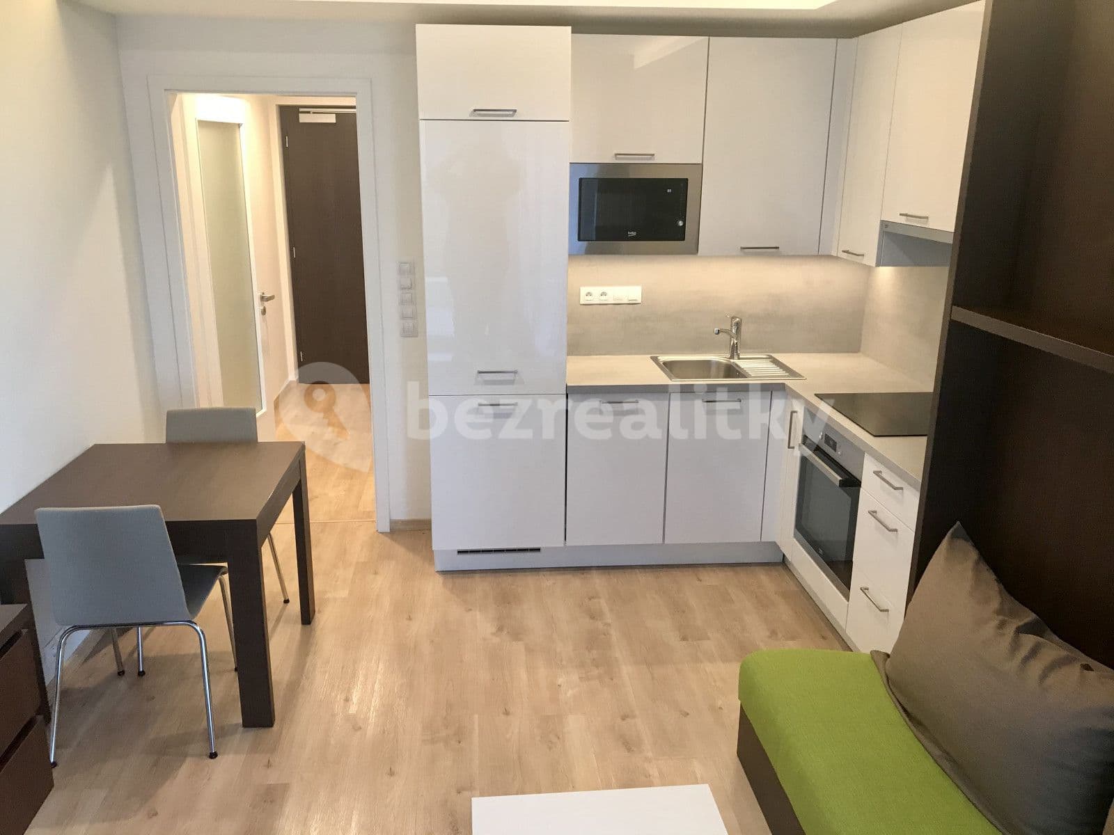 Studio flat to rent, 26 m², Útulný 1kk byt s terasou, Prague, Prague Studio flat to rent, 26 m², Útulný 1kk byt s terasou, Prague, Prague