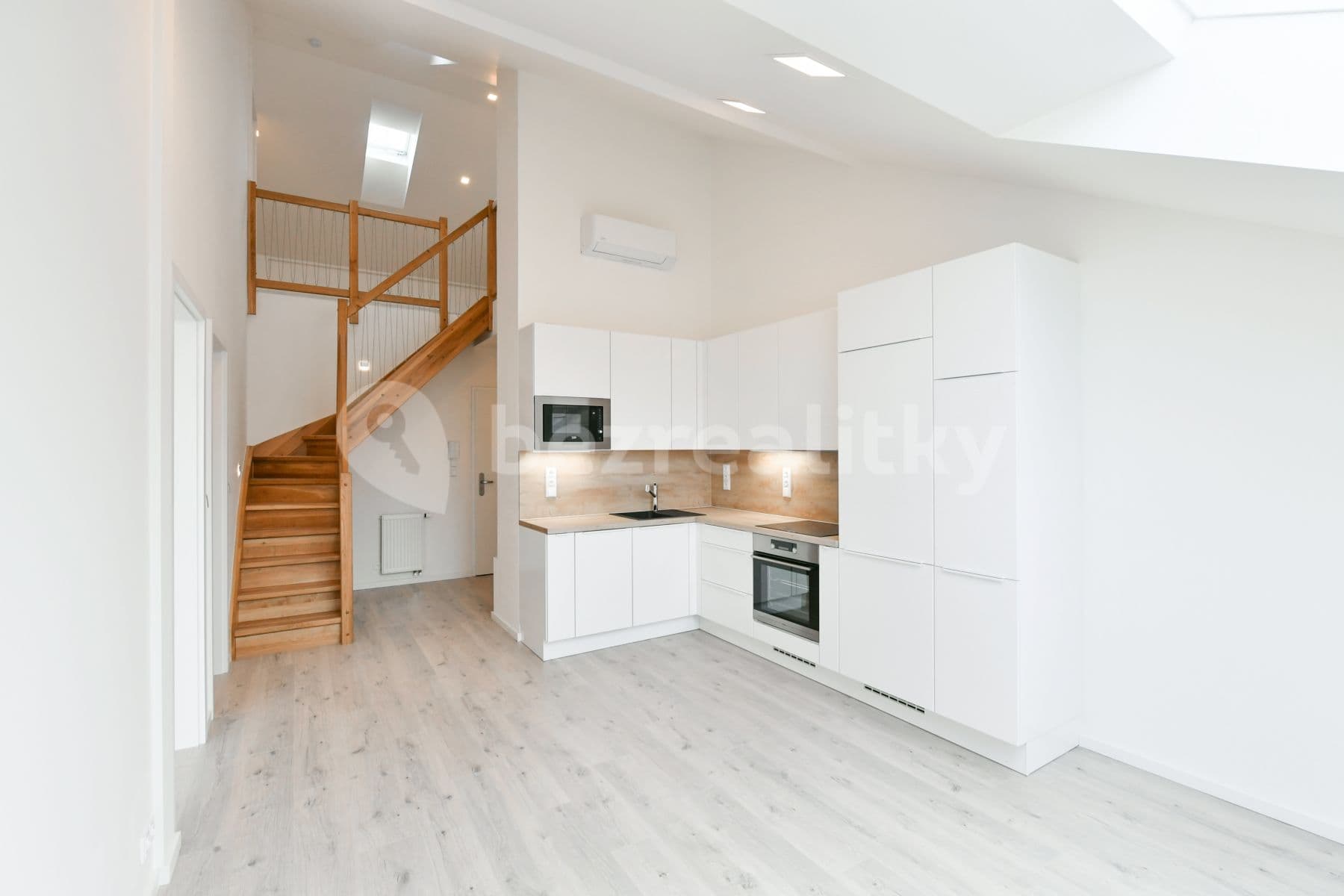 2 bedroom with open-plan kitchen flat to rent, 89 m², Kubelíkova, Prague, Prague 2 bedroom with open-plan kitchen flat to rent, 89 m², Kubelíkova, Prague, Prague