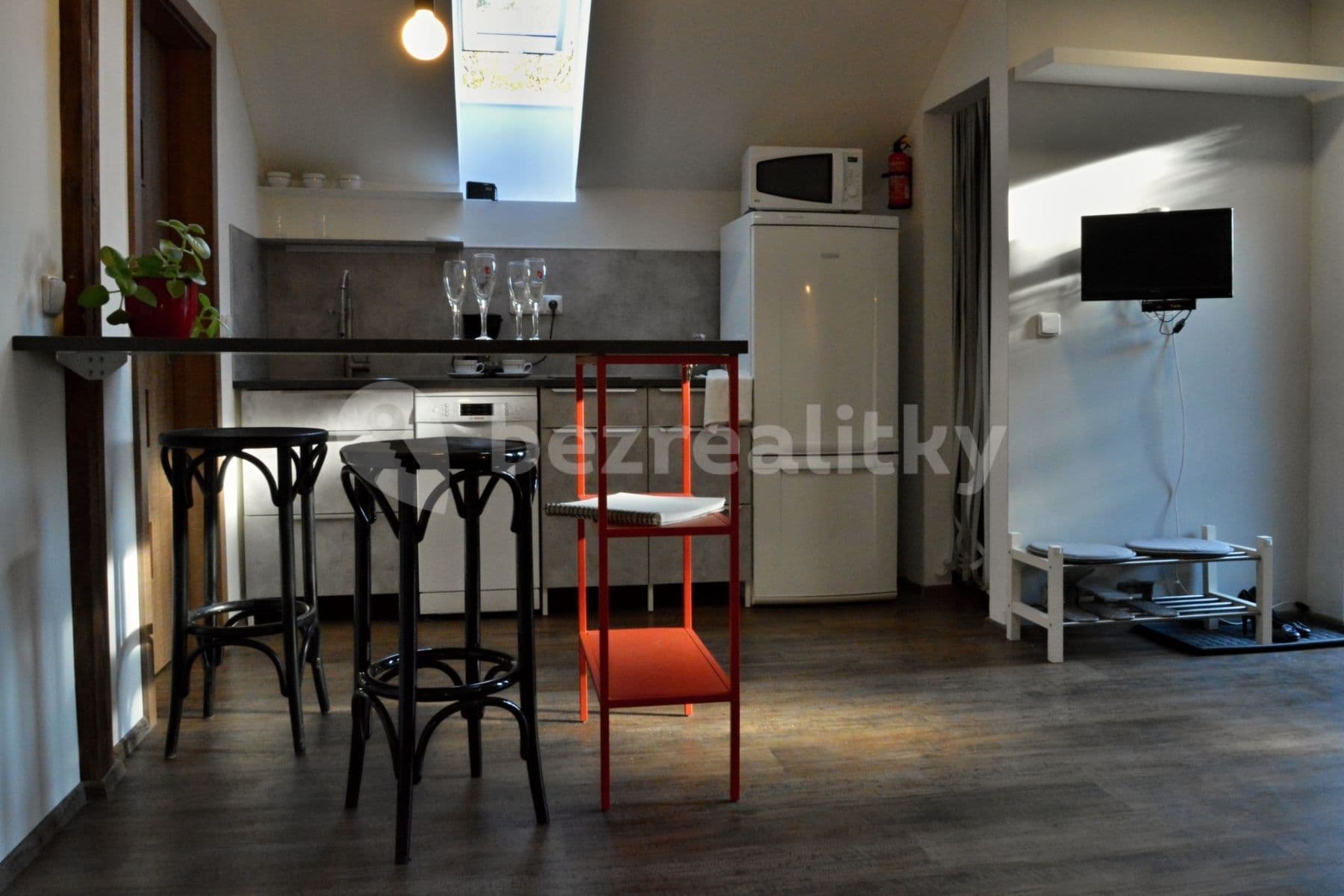 1 bedroom with open-plan kitchen flat to rent, 35 m², K Vinoři, Prague, Prague 1 bedroom with open-plan kitchen flat to rent, 35 m², K Vinoři, Prague, Prague