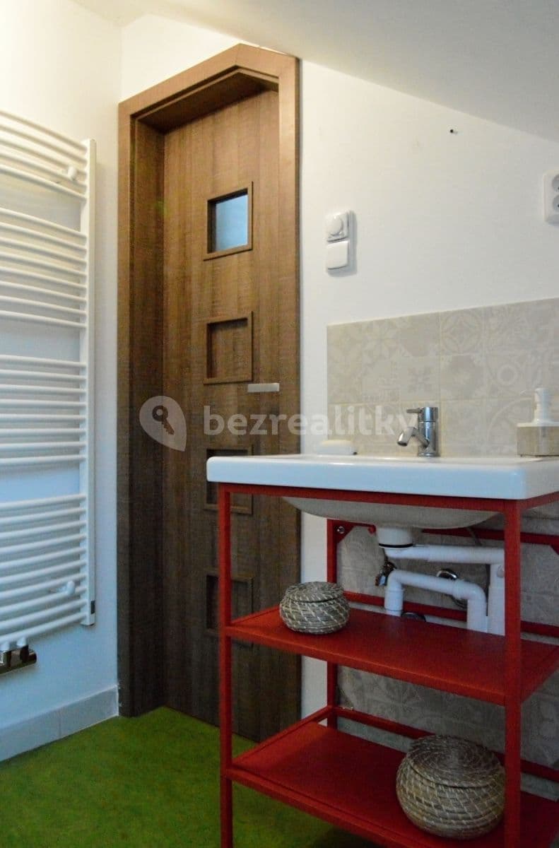 1 bedroom with open-plan kitchen flat to rent, 35 m², K Vinoři, Prague, Prague 1 bedroom with open-plan kitchen flat to rent, 35 m², K Vinoři, Prague, Prague