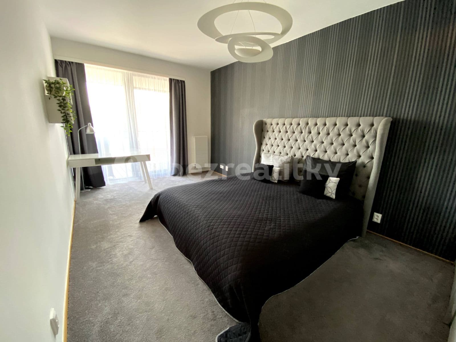 1 bedroom with open-plan kitchen flat to rent, 72 m², V Přístavu, Prague, Prague 1 bedroom with open-plan kitchen flat to rent, 72 m², V Přístavu, Prague, Prague