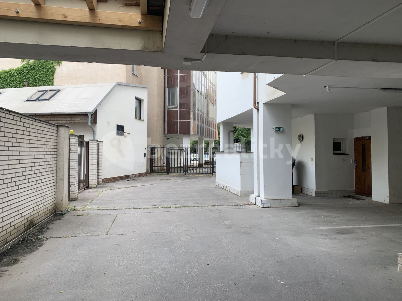 garage to rent, 14 m², K Botiči, Prague, Prague garage to rent, 14 m², K Botiči, Prague, Prague