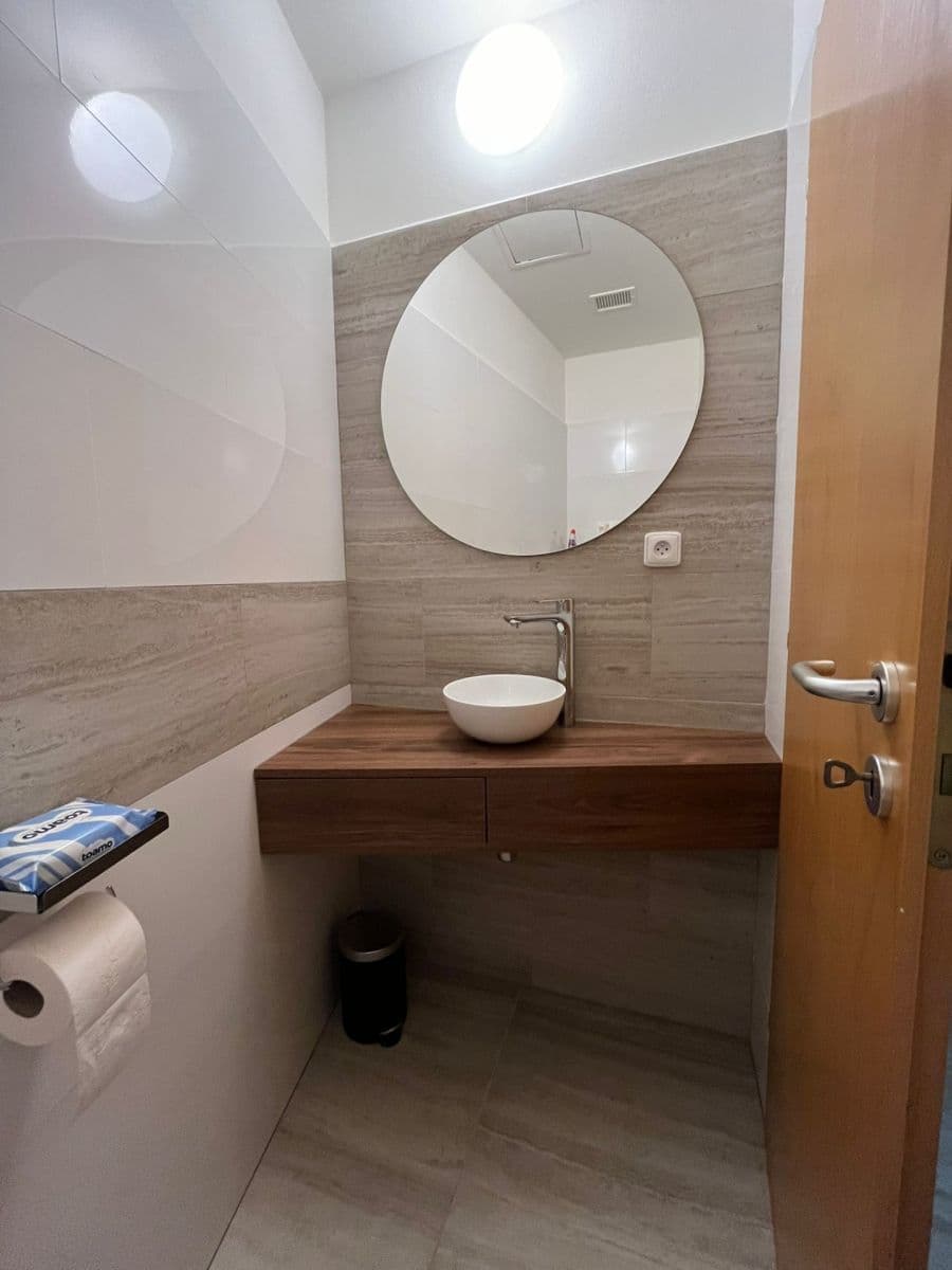 non-residential property to rent, 154 m², Bratří Dohalských, Prague, Prague non-residential property to rent, 154 m², Bratří Dohalských, Prague, Prague