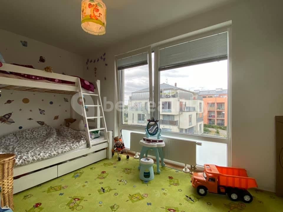 2 bedroom with open-plan kitchen flat to rent, 79 m², Na Fialce, Říčany, Středočeský Region 2 bedroom with open-plan kitchen flat to rent, 79 m², Na Fialce, Říčany, Středočeský Region