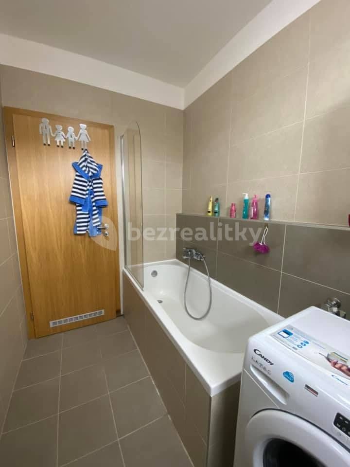 2 bedroom with open-plan kitchen flat to rent, 79 m², Na Fialce, Říčany, Středočeský Region 2 bedroom with open-plan kitchen flat to rent, 79 m², Na Fialce, Říčany, Středočeský Region