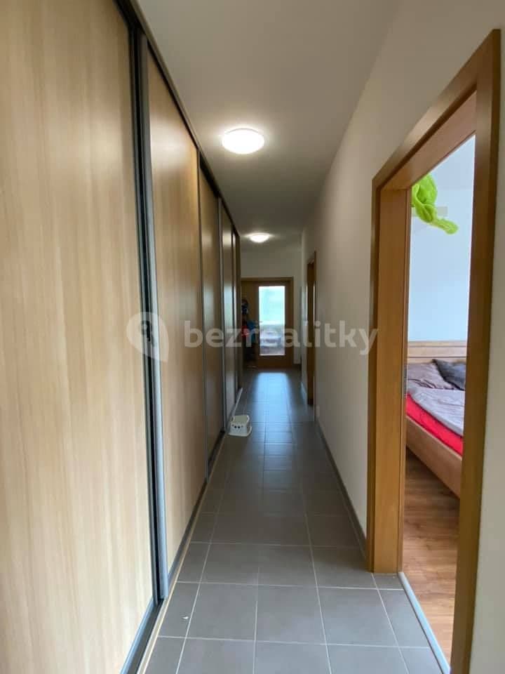 2 bedroom with open-plan kitchen flat to rent, 79 m², Na Fialce, Říčany, Středočeský Region 2 bedroom with open-plan kitchen flat to rent, 79 m², Na Fialce, Říčany, Středočeský Region