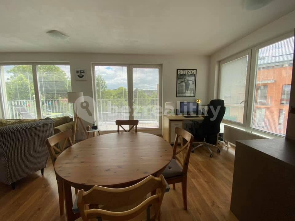 2 bedroom with open-plan kitchen flat to rent, 79 m², Na Fialce, Říčany, Středočeský Region 2 bedroom with open-plan kitchen flat to rent, 79 m², Na Fialce, Říčany, Středočeský Region