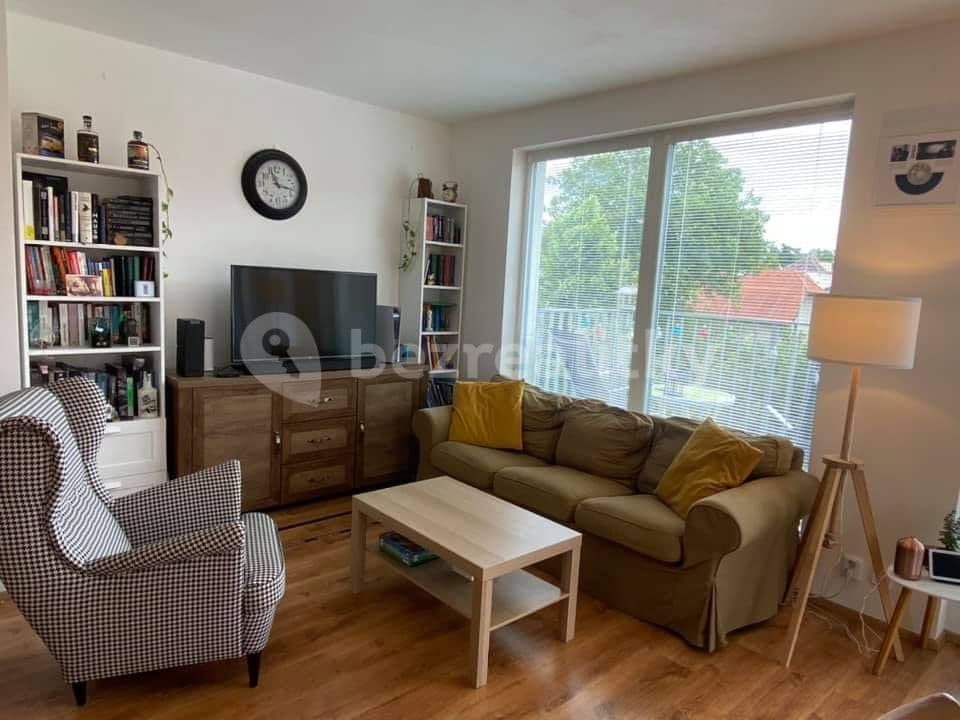 2 bedroom with open-plan kitchen flat to rent, 79 m², Na Fialce, Říčany, Středočeský Region 2 bedroom with open-plan kitchen flat to rent, 79 m², Na Fialce, Říčany, Středočeský Region