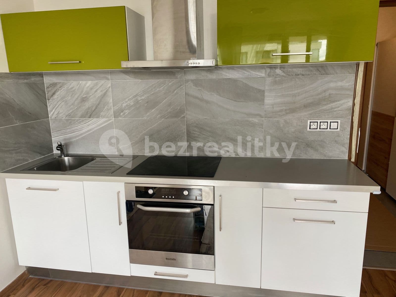 Studio flat to rent, 32 m², Sousedíkova, Prague, Prague Studio flat to rent, 32 m², Sousedíkova, Prague, Prague