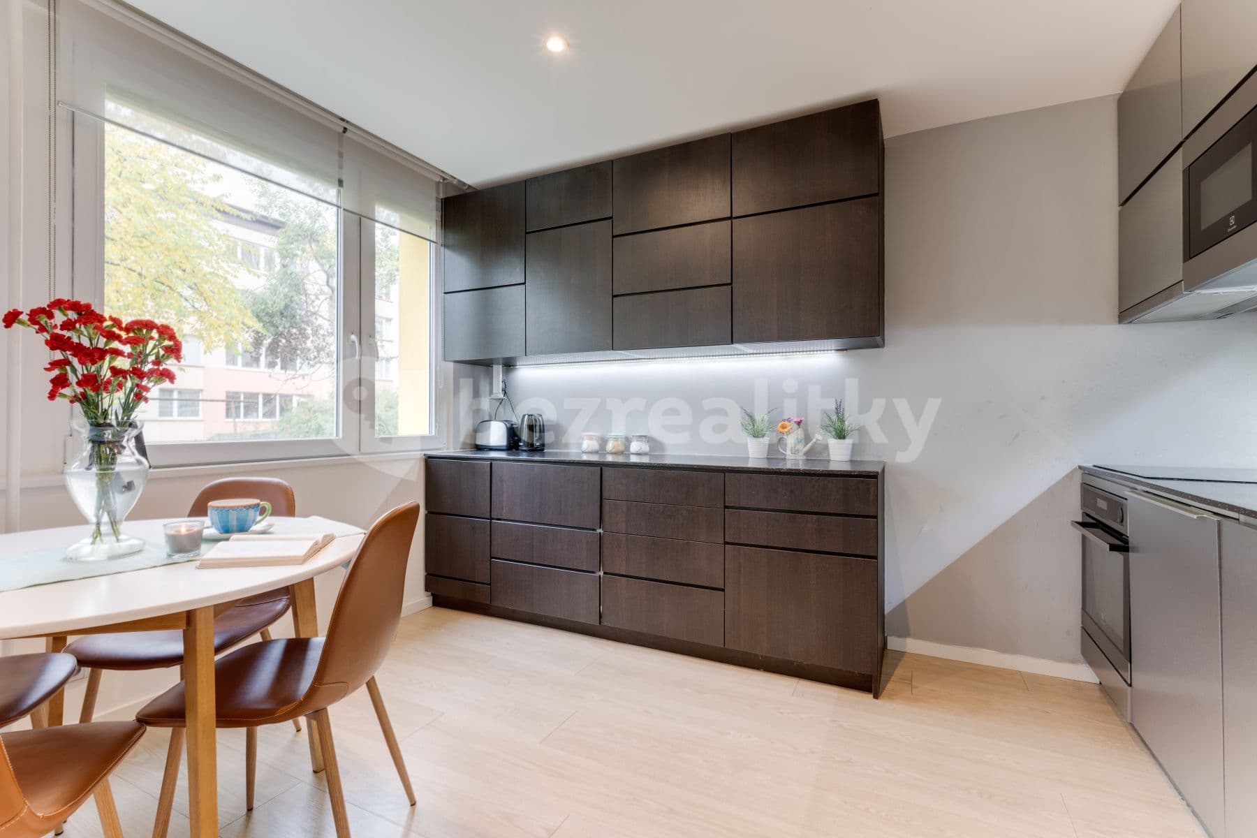 2 bedroom with open-plan kitchen flat to rent, 60 m², Pujmanové, Prague, Prague 2 bedroom with open-plan kitchen flat to rent, 60 m², Pujmanové, Prague, Prague