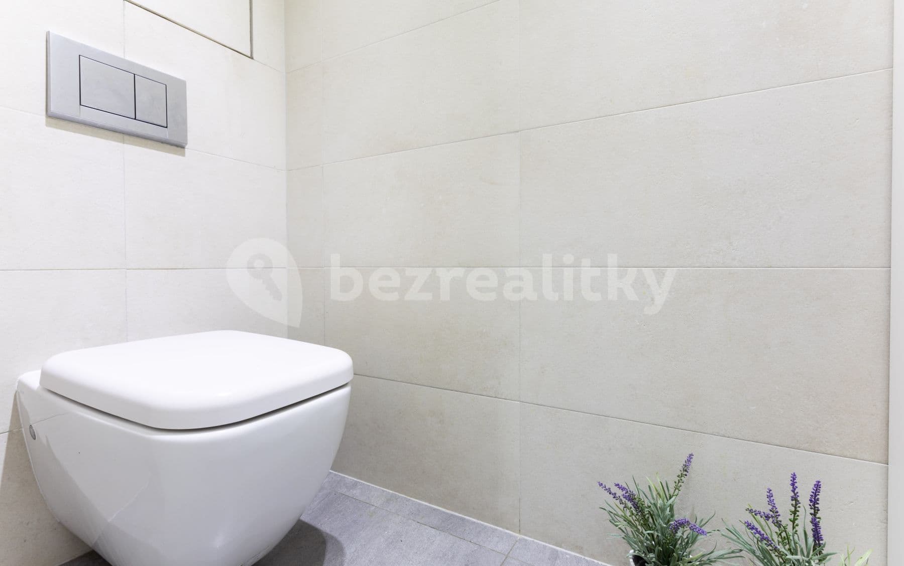 2 bedroom with open-plan kitchen flat to rent, 60 m², Pujmanové, Prague, Prague 2 bedroom with open-plan kitchen flat to rent, 60 m², Pujmanové, Prague, Prague