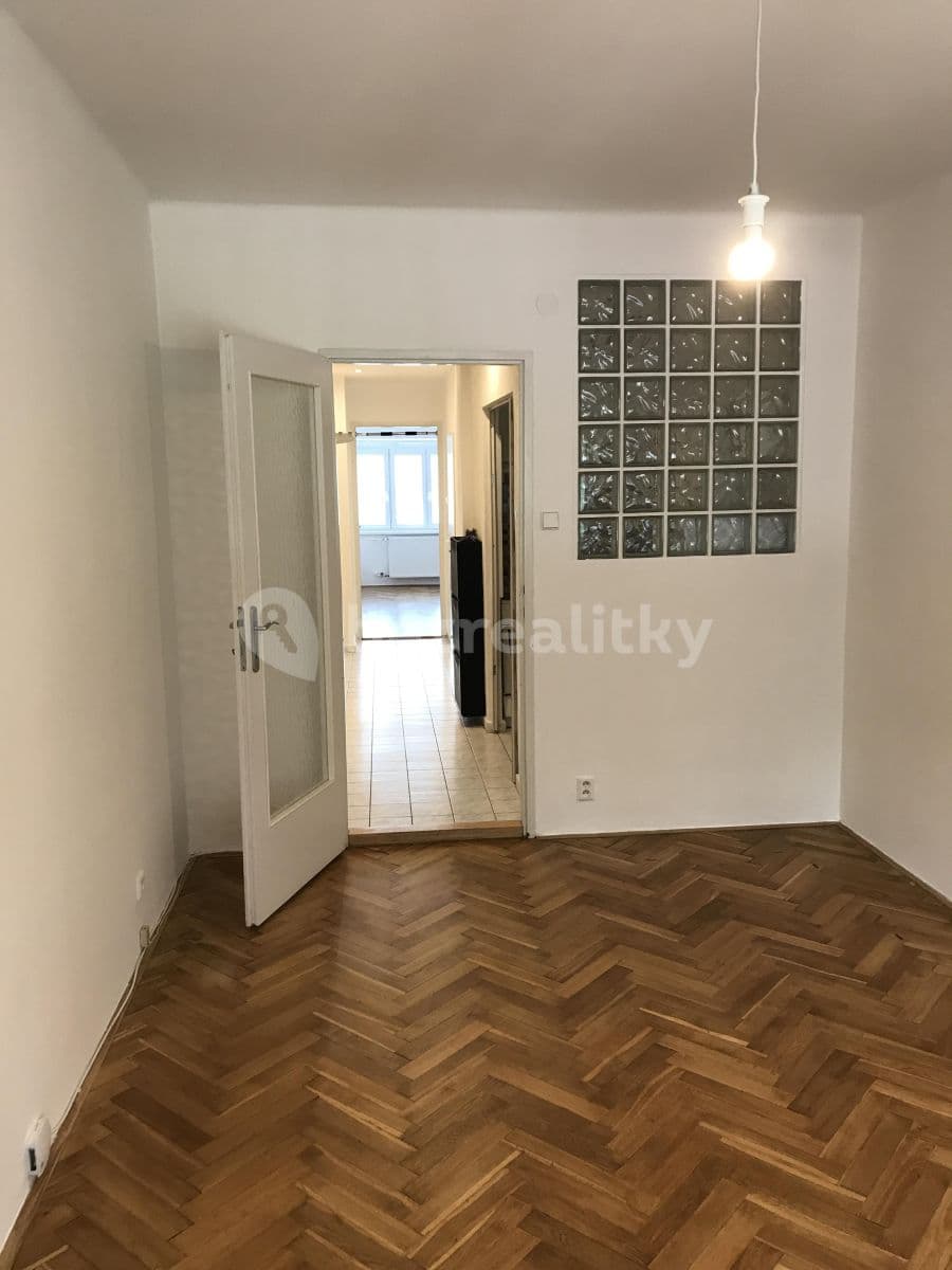 1 bedroom with open-plan kitchen flat to rent, 42 m², Podolská, Prague, Prague 1 bedroom with open-plan kitchen flat to rent, 42 m², Podolská, Prague, Prague