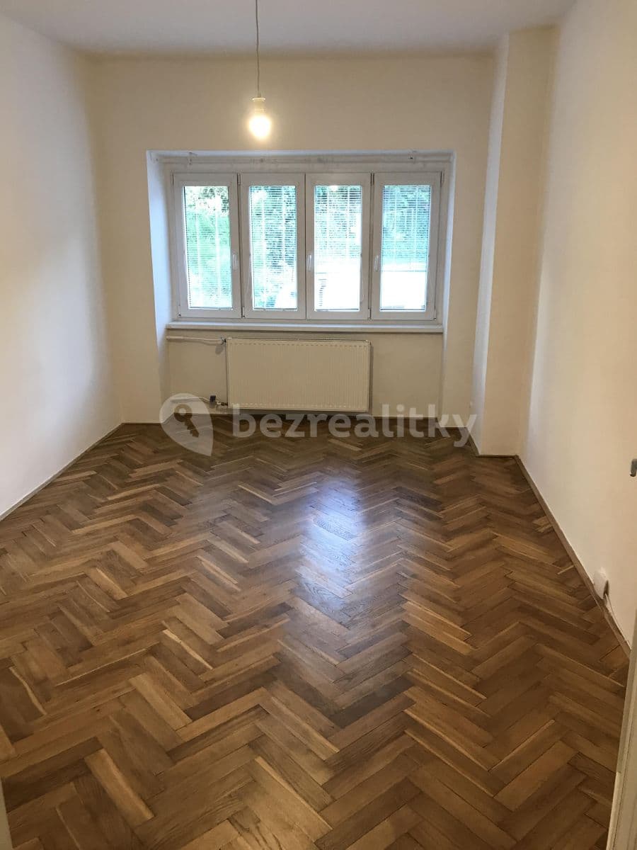 1 bedroom with open-plan kitchen flat to rent, 42 m², Podolská, Prague, Prague 1 bedroom with open-plan kitchen flat to rent, 42 m², Podolská, Prague, Prague