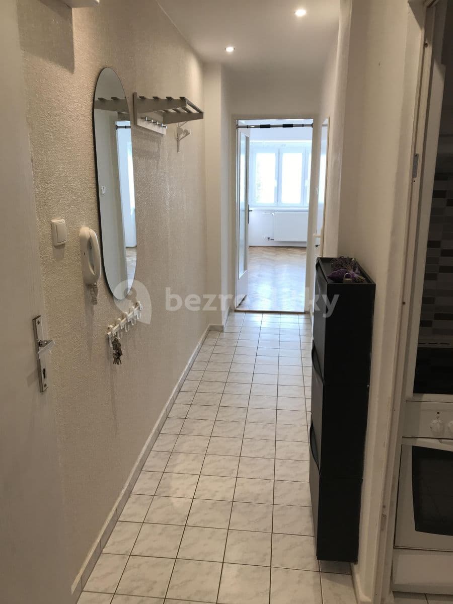 1 bedroom with open-plan kitchen flat to rent, 42 m², Podolská, Prague, Prague 1 bedroom with open-plan kitchen flat to rent, 42 m², Podolská, Prague, Prague