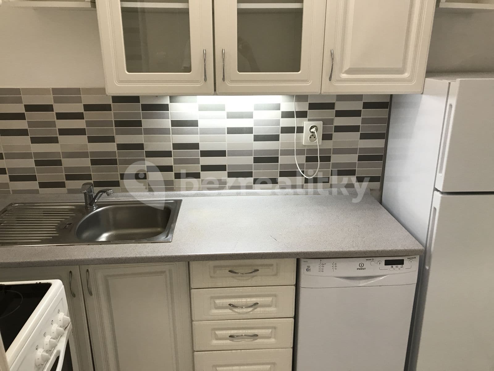 1 bedroom with open-plan kitchen flat to rent, 42 m², Podolská, Prague, Prague 1 bedroom with open-plan kitchen flat to rent, 42 m², Podolská, Prague, Prague