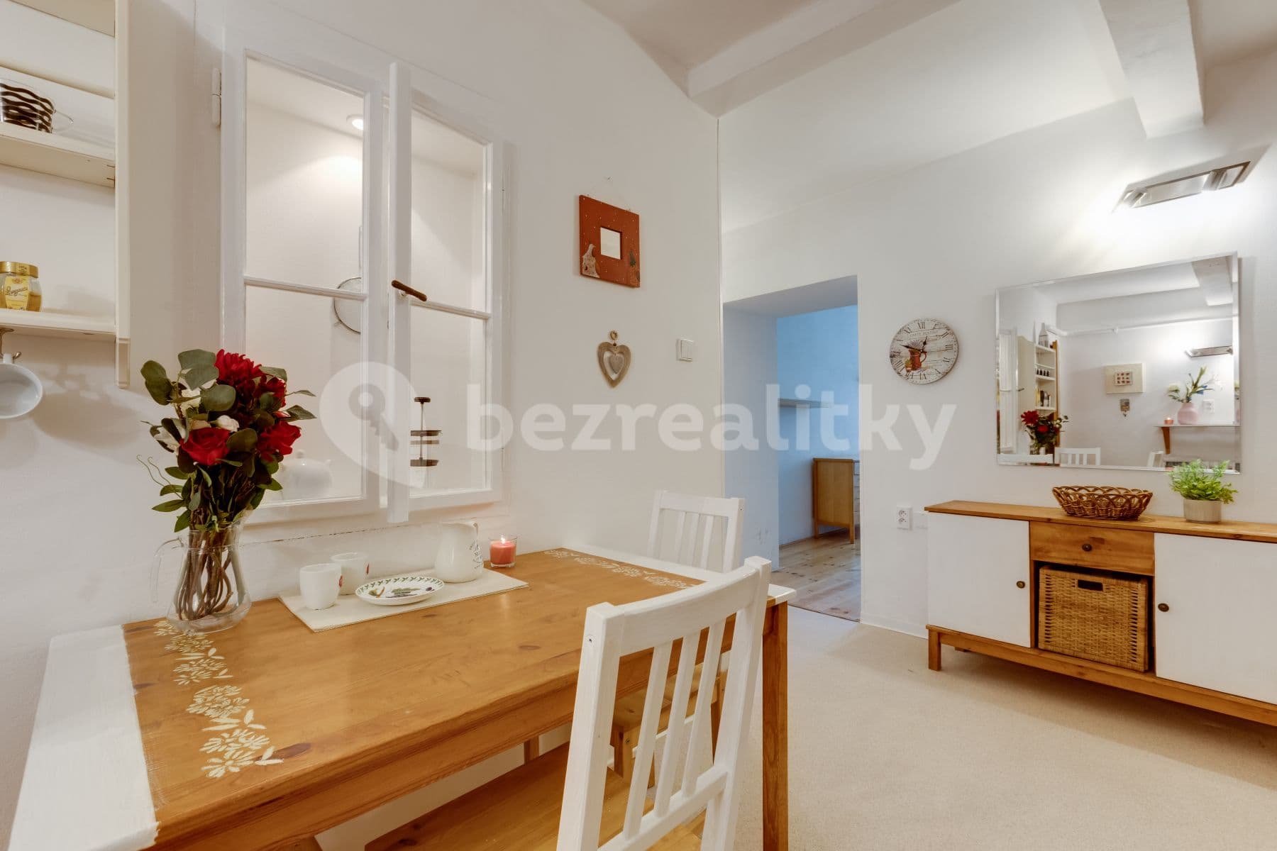 2 bedroom flat to rent, 69 m², Šlikova, Prague, Prague 2 bedroom flat to rent, 69 m², Šlikova, Prague, Prague