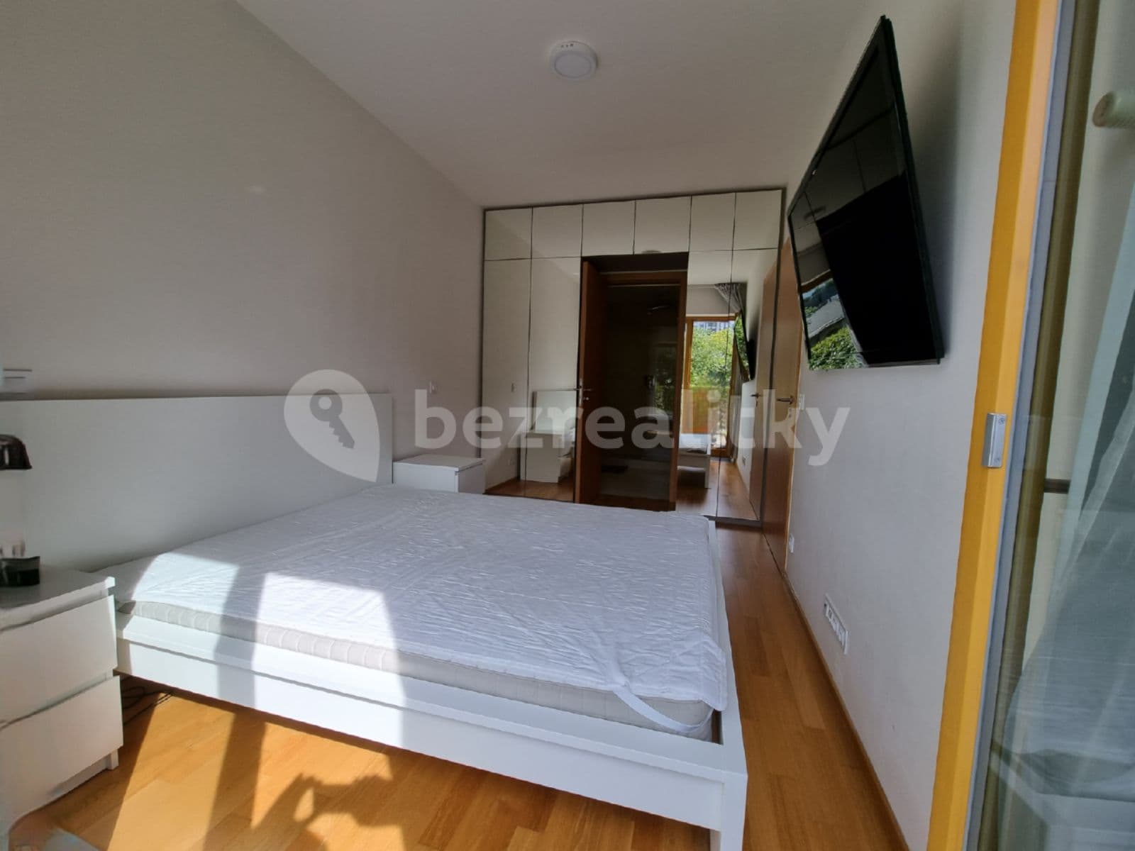 1 bedroom with open-plan kitchen flat to rent, 58 m², Za Karlínským přístavem, Prague, Prague 1 bedroom with open-plan kitchen flat to rent, 58 m², Za Karlínským přístavem, Prague, Prague