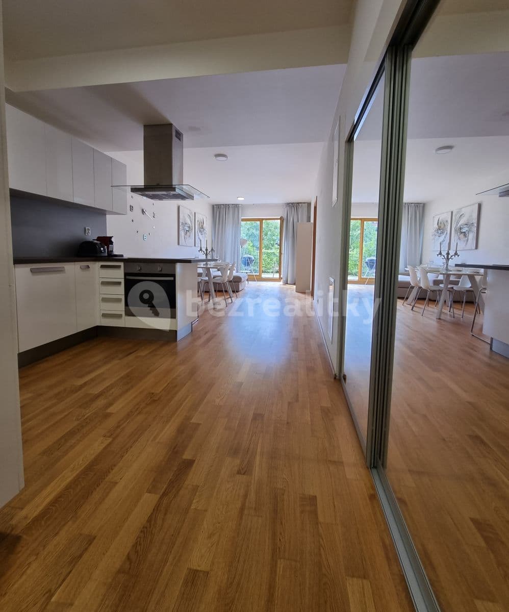 1 bedroom with open-plan kitchen flat to rent, 58 m², Za Karlínským přístavem, Prague, Prague 1 bedroom with open-plan kitchen flat to rent, 58 m², Za Karlínským přístavem, Prague, Prague