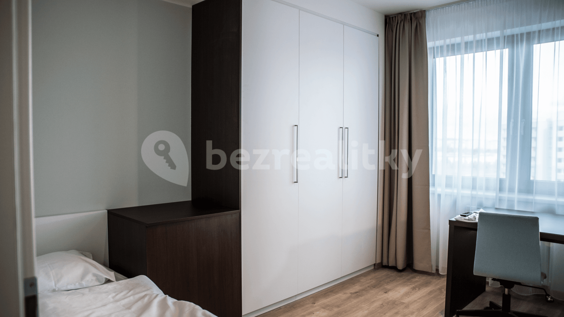 2 bedroom flat to rent, 42 m², Mukařovského, Prague, Prague 2 bedroom flat to rent, 42 m², Mukařovského, Prague, Prague