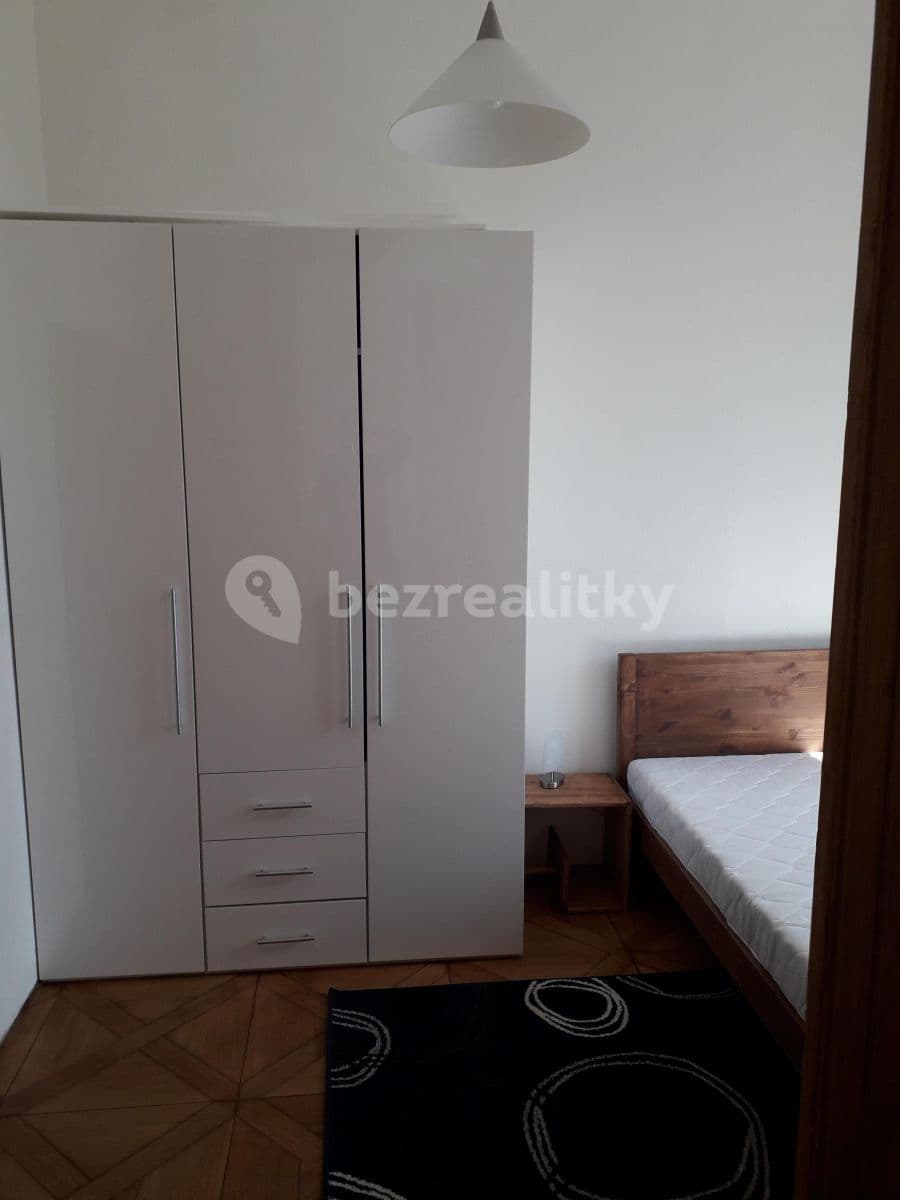 1 bedroom with open-plan kitchen flat to rent, 60 m², Bolzanova, Prague, Prague 1 bedroom with open-plan kitchen flat to rent, 60 m², Bolzanova, Prague, Prague
