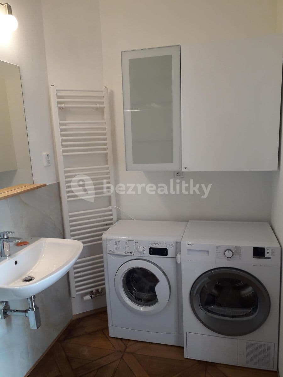 1 bedroom with open-plan kitchen flat to rent, 60 m², Bolzanova, Prague, Prague 1 bedroom with open-plan kitchen flat to rent, 60 m², Bolzanova, Prague, Prague
