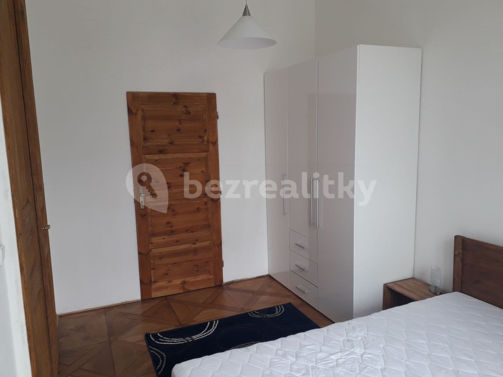 1 bedroom with open-plan kitchen flat to rent, 60 m², Bolzanova, Prague, Prague 1 bedroom with open-plan kitchen flat to rent, 60 m², Bolzanova, Prague, Prague