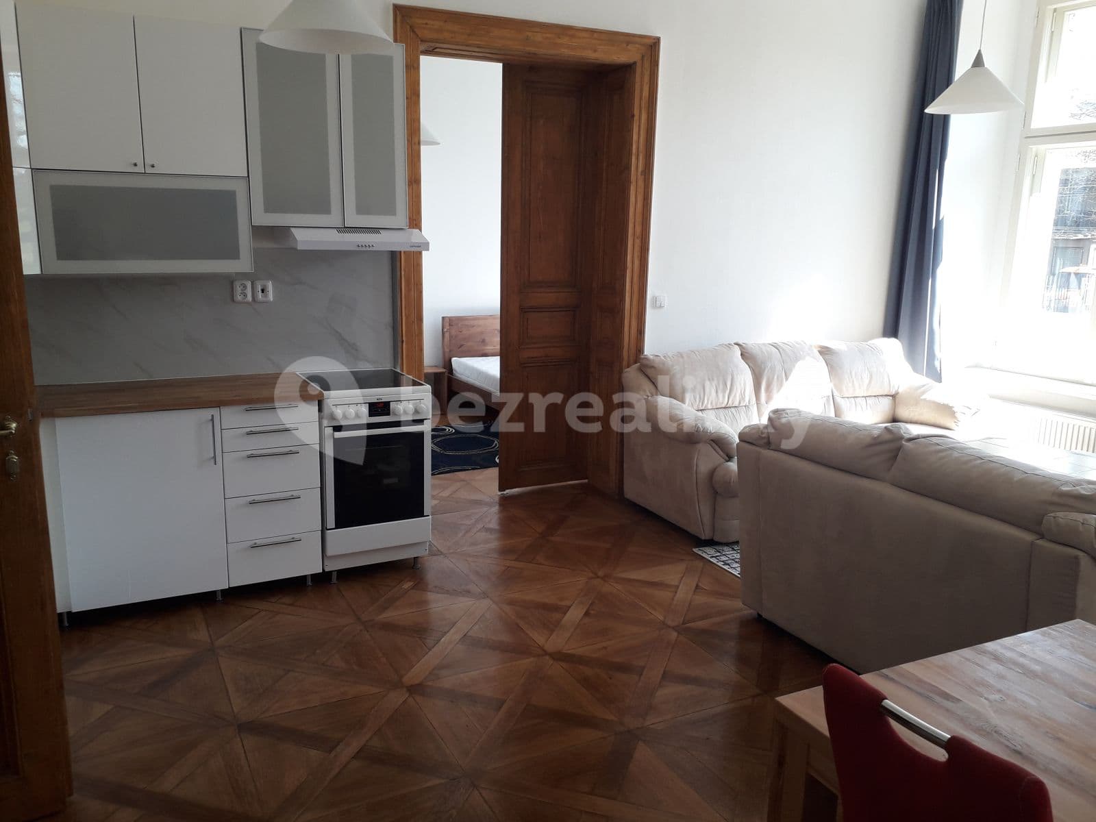 1 bedroom with open-plan kitchen flat to rent, 60 m², Bolzanova, Prague, Prague 1 bedroom with open-plan kitchen flat to rent, 60 m², Bolzanova, Prague, Prague