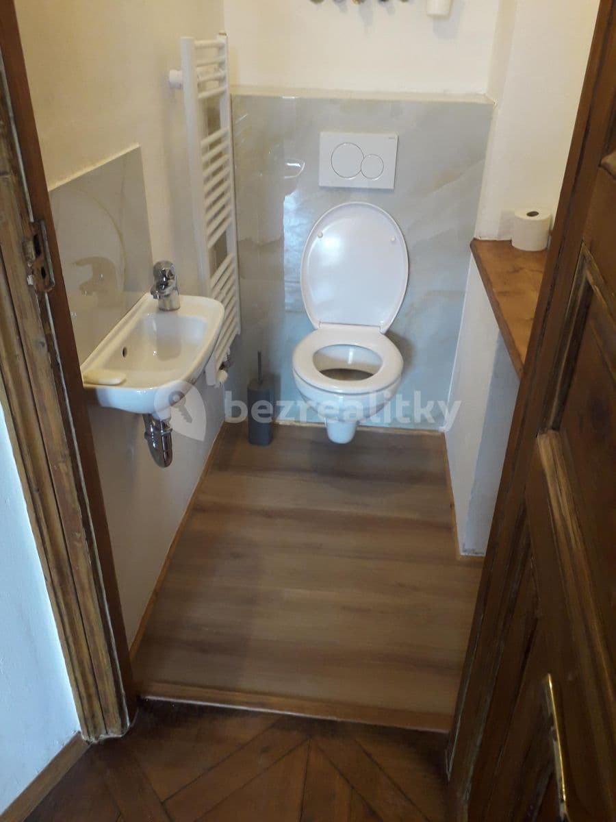 1 bedroom with open-plan kitchen flat to rent, 60 m², Bolzanova, Prague, Prague 1 bedroom with open-plan kitchen flat to rent, 60 m², Bolzanova, Prague, Prague