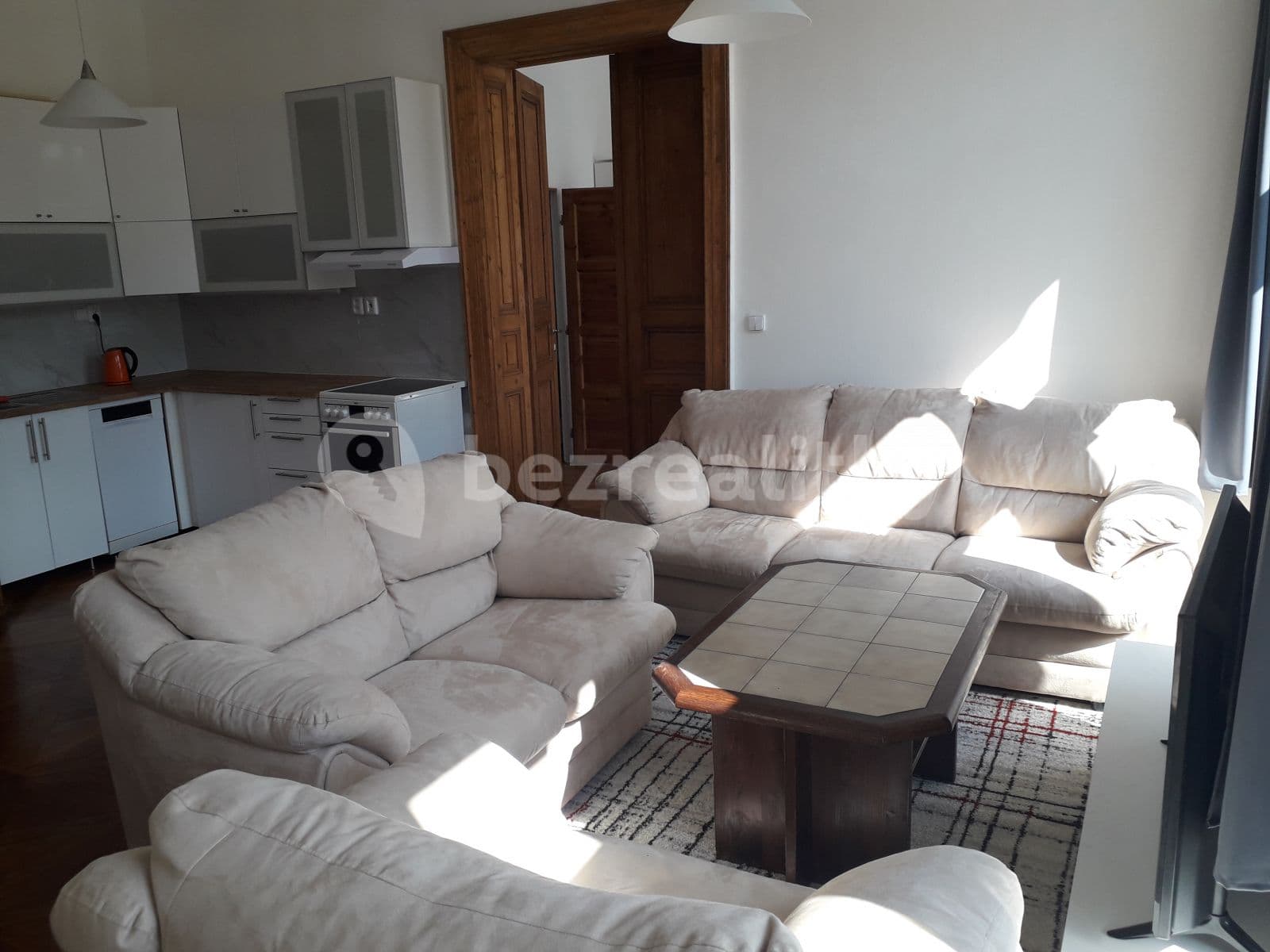 1 bedroom with open-plan kitchen flat to rent, 60 m², Bolzanova, Prague, Prague 1 bedroom with open-plan kitchen flat to rent, 60 m², Bolzanova, Prague, Prague