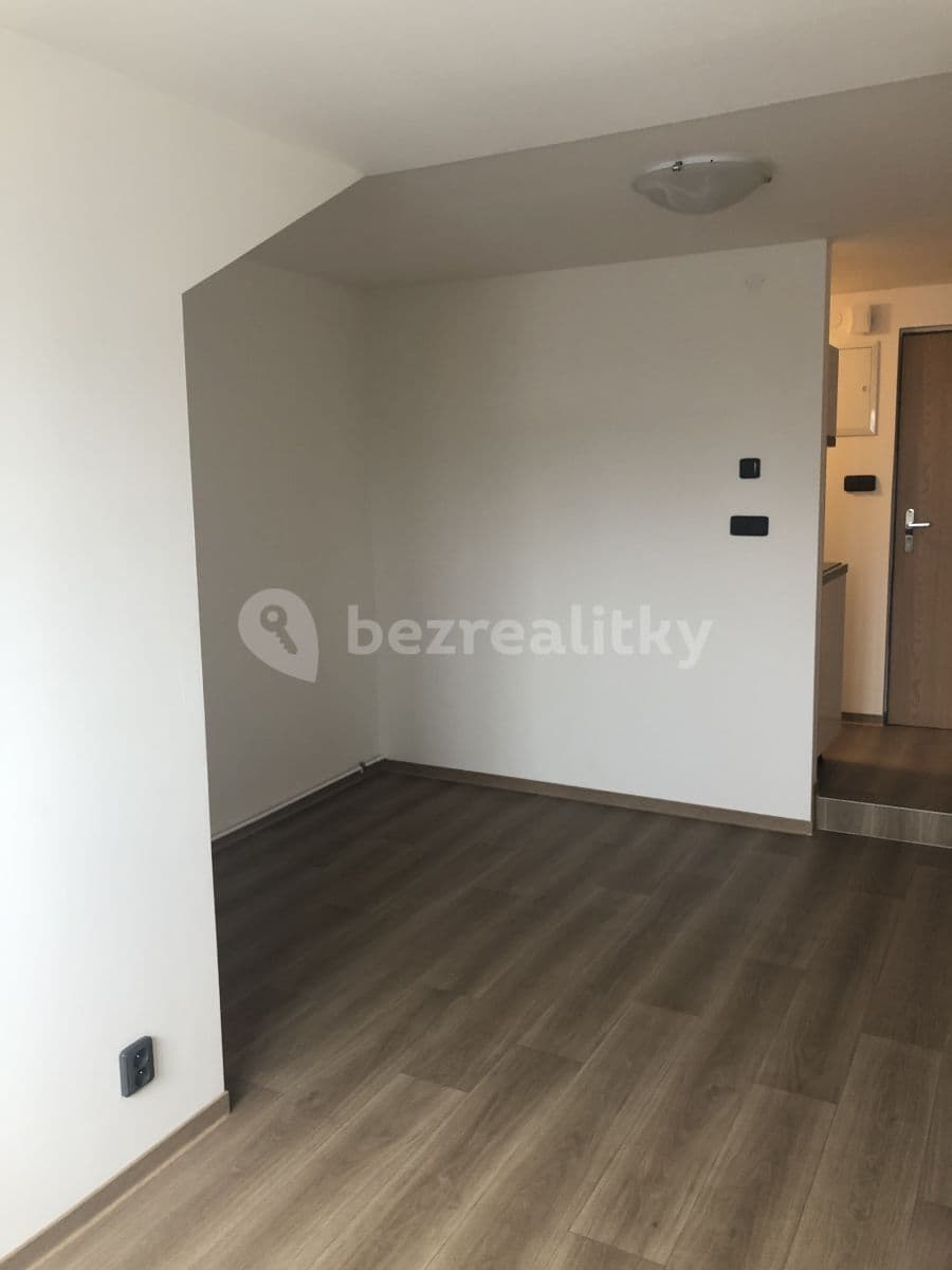 Studio flat to rent, 30 m², Jarošova, Litoměřice, Ústecký Region