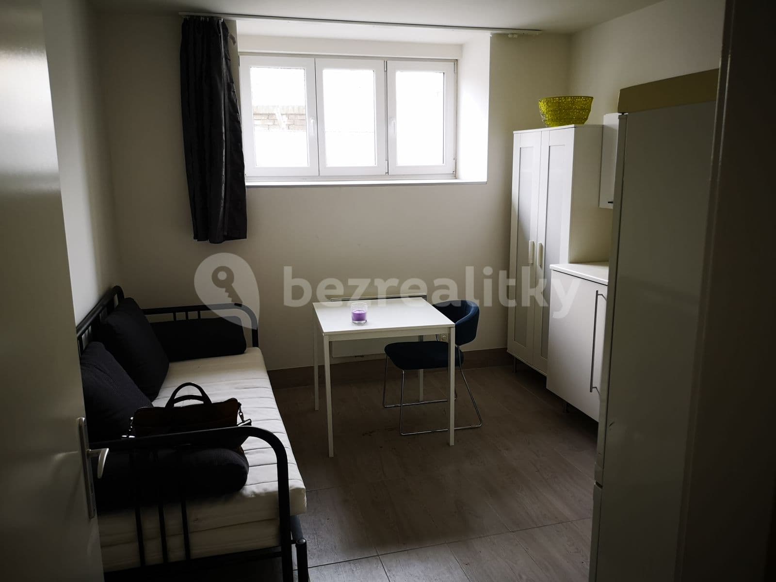 Studio flat to rent, 20 m², Pod Kynclovkou, Prague, Prague Studio flat to rent, 20 m², Pod Kynclovkou, Prague, Prague